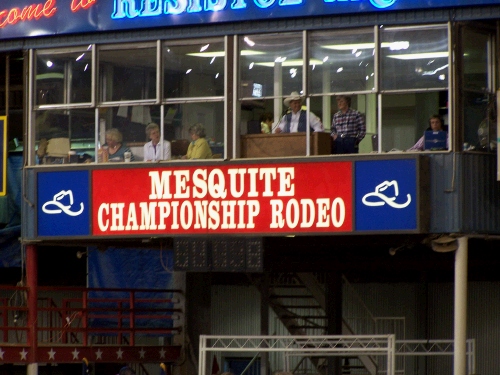 We were told that if you go to Texas, you have to experience the weekend rodeo -- so we did... If you watch the little movie, you can too!