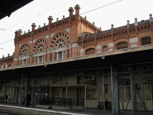 Cool train station at Aranjuez. Several others along the line have the same style.