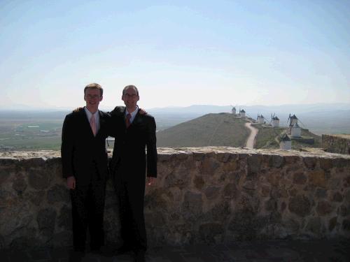 Windmills and Consuegra / Molinas y Consuegra