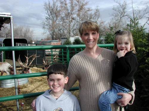 On the way to the cousins' party, Melinda and I stopped to let Clark and Karen see some real reindeer.