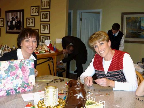 Sunday afternoon, Melinda (an expert jewelry maker) helped me with a few pair of earrings.