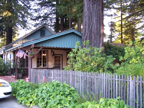 Miranda Gardens has several cute little cottages right next to a small market.