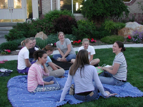 Tess is lucky to have a great group of school friends -- not one of them accidentally told her about the surprise party.