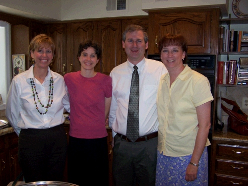 Visiting with Alan's cousins Ann Barker and Louisa Dalton Huddock.  They both live in the DC area.  The Dalton girls (Rachel Dalton Knudson also lives there) invited us to a BBQ dinner and Ann took us to church and had us over for Sunday dinner.  How great are relatives? 