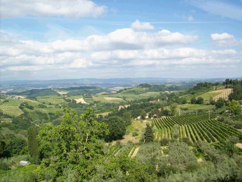 san gimignano: view of tuscany landscape just gorgeous