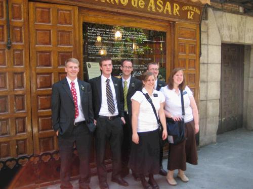 This is the oldest restaurant in the World!  This picture was taken by a woman from Utah who ran into us and was so happy to see missionaries! Hermana Bell has a new companion, Hermana Davenport from Washington, and Elder Sewell has his trainee, Elder Meek from Farmington, UT.