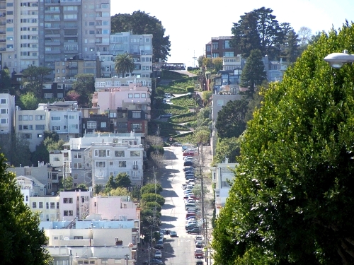 The veiw of the opposite side of  Lombard Street (the crookedest street in the world) as we walked up Lombard street to Coit Tower.