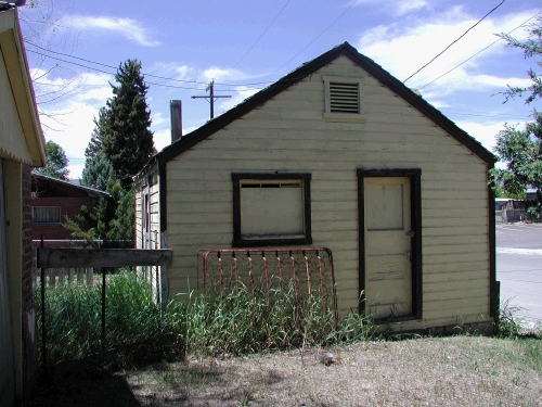 The old workshop where my Great Grandfather Wilford Lewis Breinholt would cut monuments out of stone for headstones.