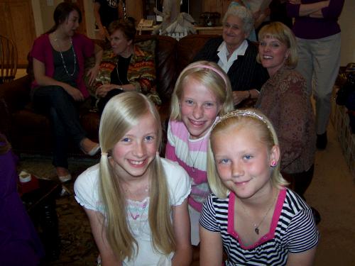 Loren's cousins: Camilla and Emily Israelsen and Marielle Hulme.  My sister Megan, Pat Brown and Irene Berrett are in the background.