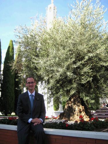 Ah, the Madrid temple! The olive tree behind me is actually really old, and was transplanted from the Spanish countryside to the temple grounds. Cool huh?