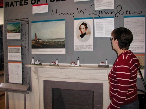 Apperntly Henry Wadsworth Longfellow was a local resident and would walk from Portland to the lighthouse where the keepers were his friends.  From here he wrote a poem called..."The Lighthouse."