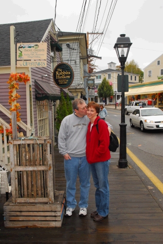 Shopping (and kissing) in Kennebunkport.