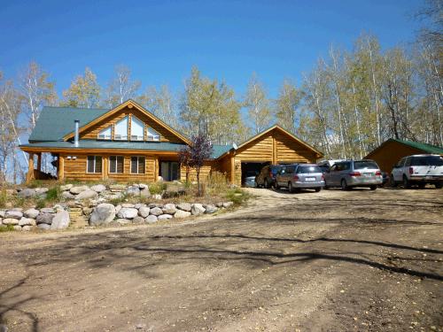 The Morgan family rented this deluxe cabin in Heber City for conference weekend.  It had 8 bedrooms and 6 bathrooms and slept pretty much all of us -- a few were on couches and aero beds.