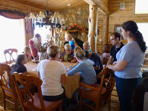 Melinda brought her jewelry-making paraphernalia and let everyone make bracelets and earrings.